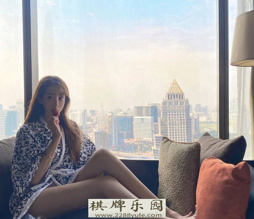 「一代靓模」宣传网上赌场被捕与陈冠希一吻成